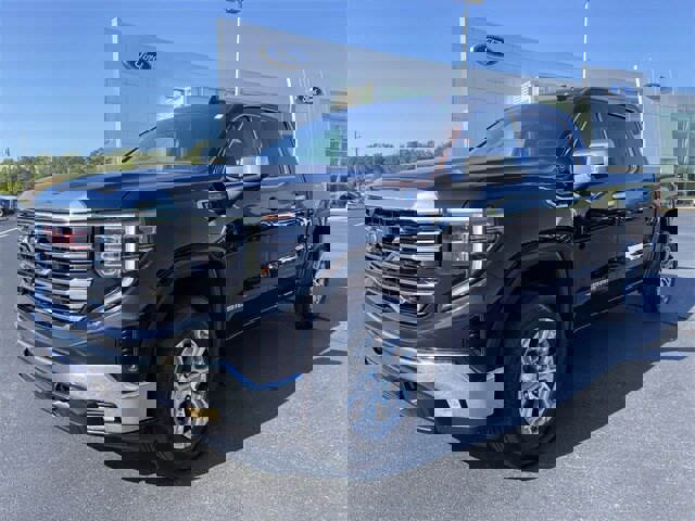 Used 2024 GMC Sierra 1500 SLT image 1
