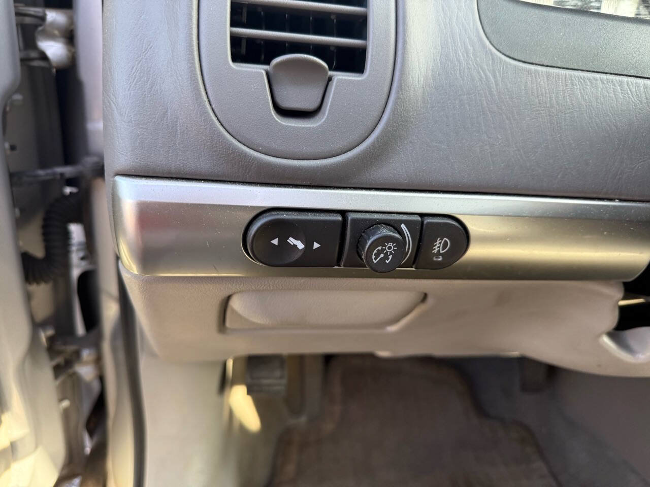 Used 2004 Chevrolet Malibu LT w/ Preferred Equipment Group FWD image 26