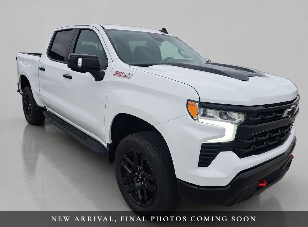 Used 2023 Chevrolet Silverado 1500 LT Trail Boss w/ LT Trail Boss Premium Package AWD/4WD image 2