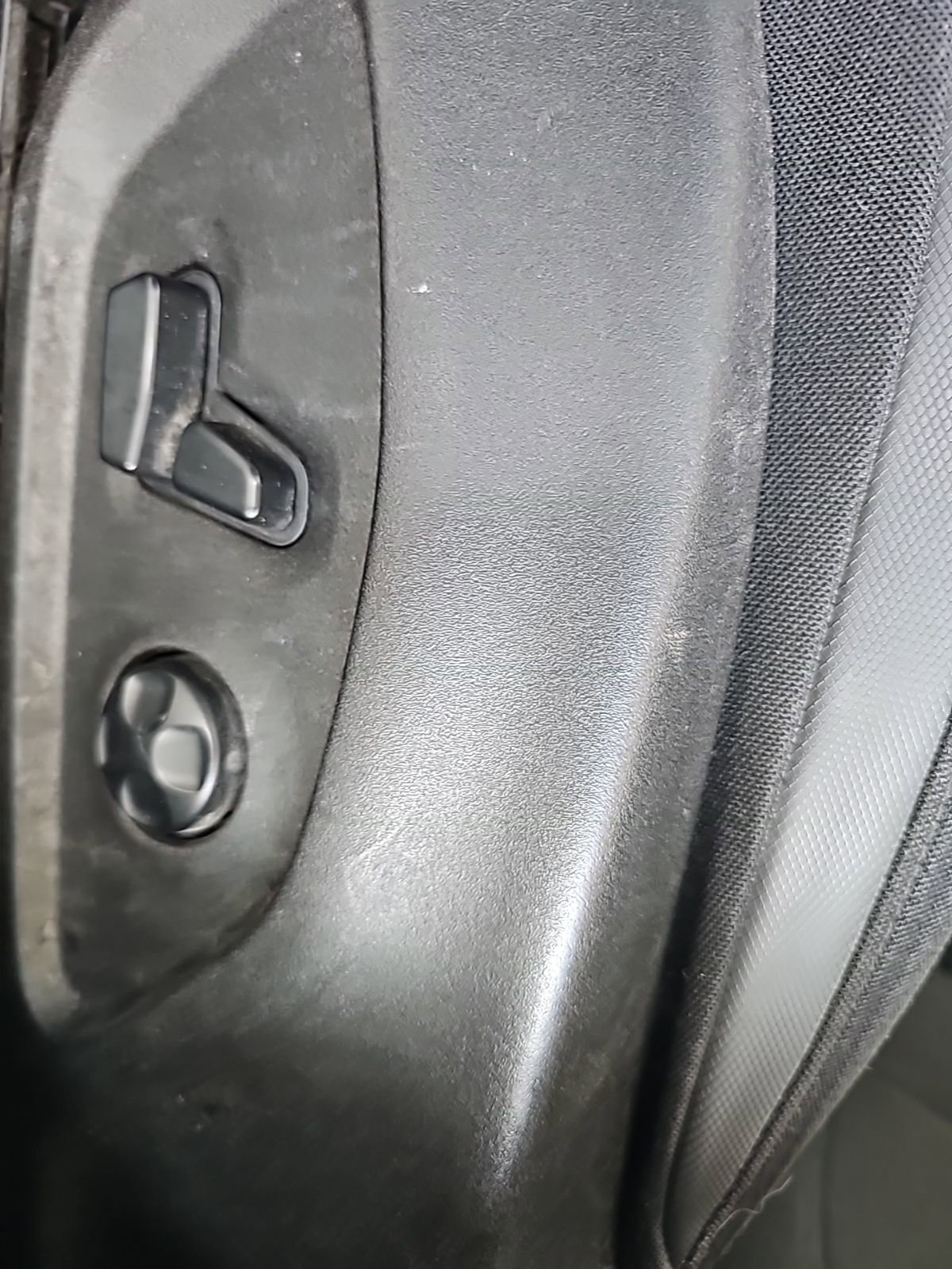 Used 2017 Jeep Renegade Altitude image 6