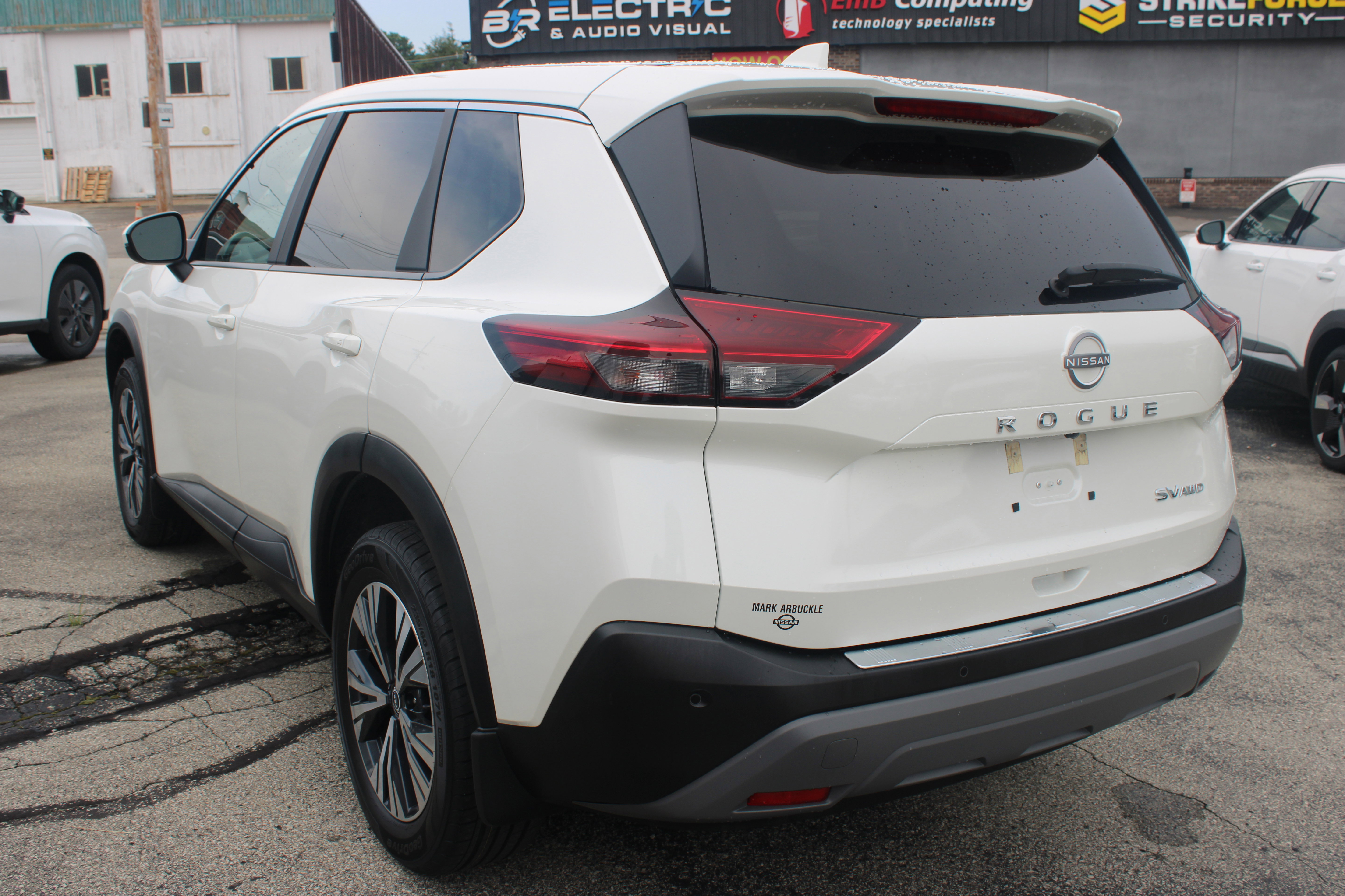 Certified 2023 Nissan Rogue SV image 3