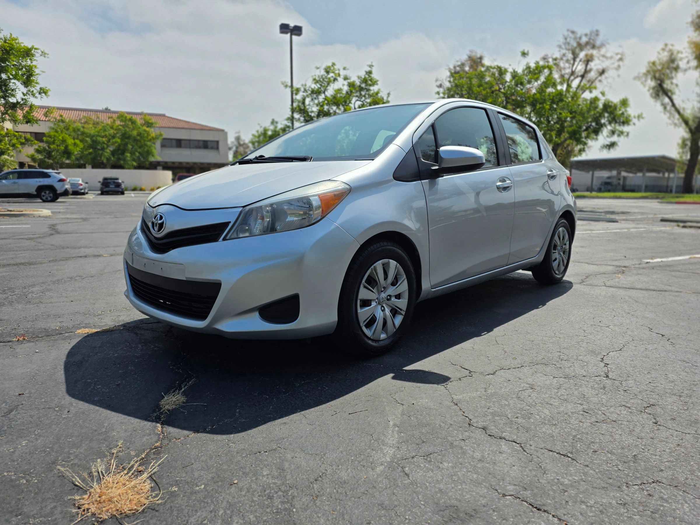 Used 2013 Toyota Yaris LE FWD image 8