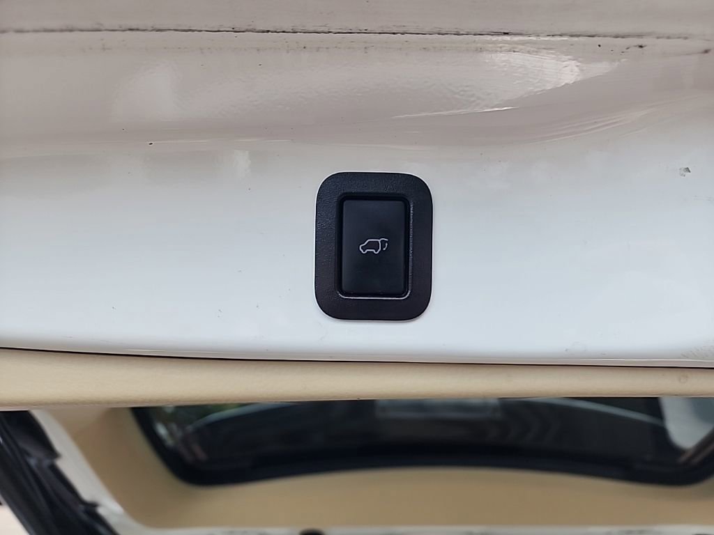 Used 2019 Toyota Highlander Limited AWD/4WD image 10