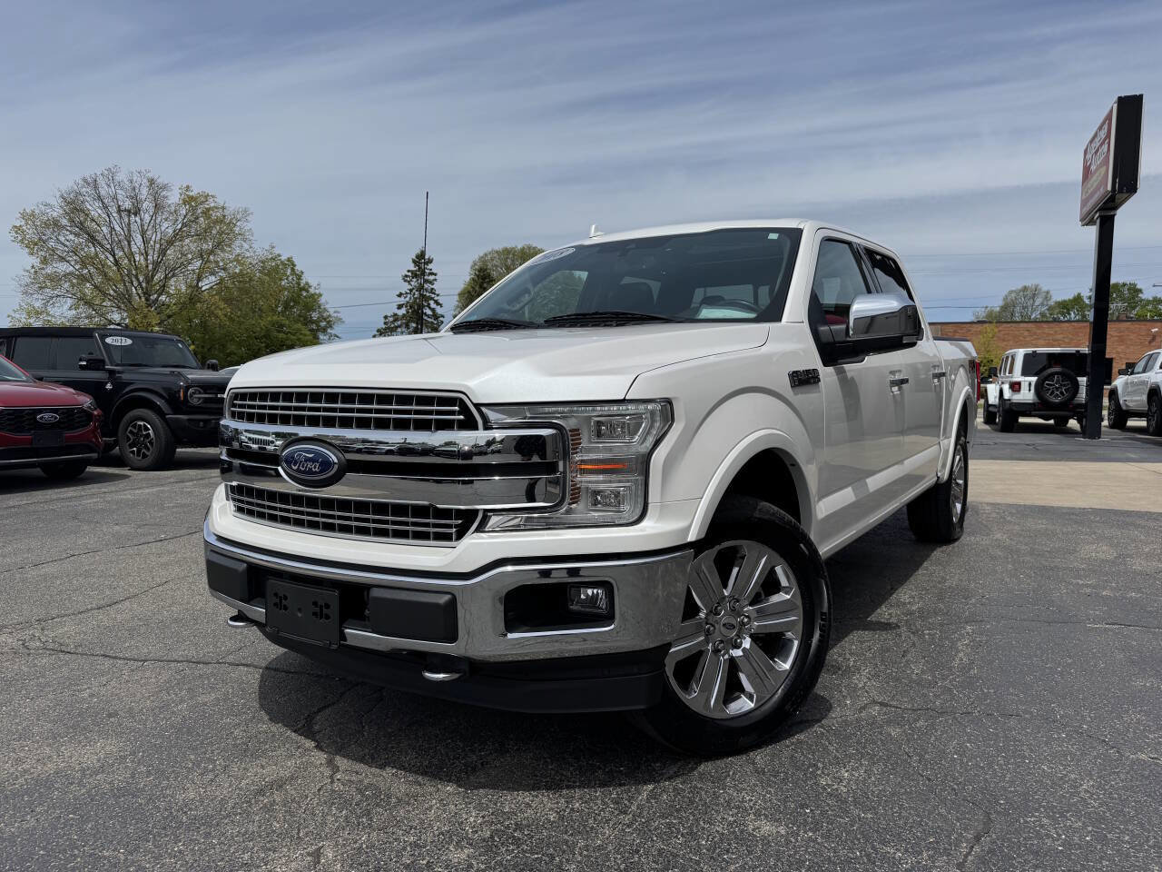 Used 2018 Ford F150 Lariat w/ Equipment Group 502A Luxury AWD/4WD image 2