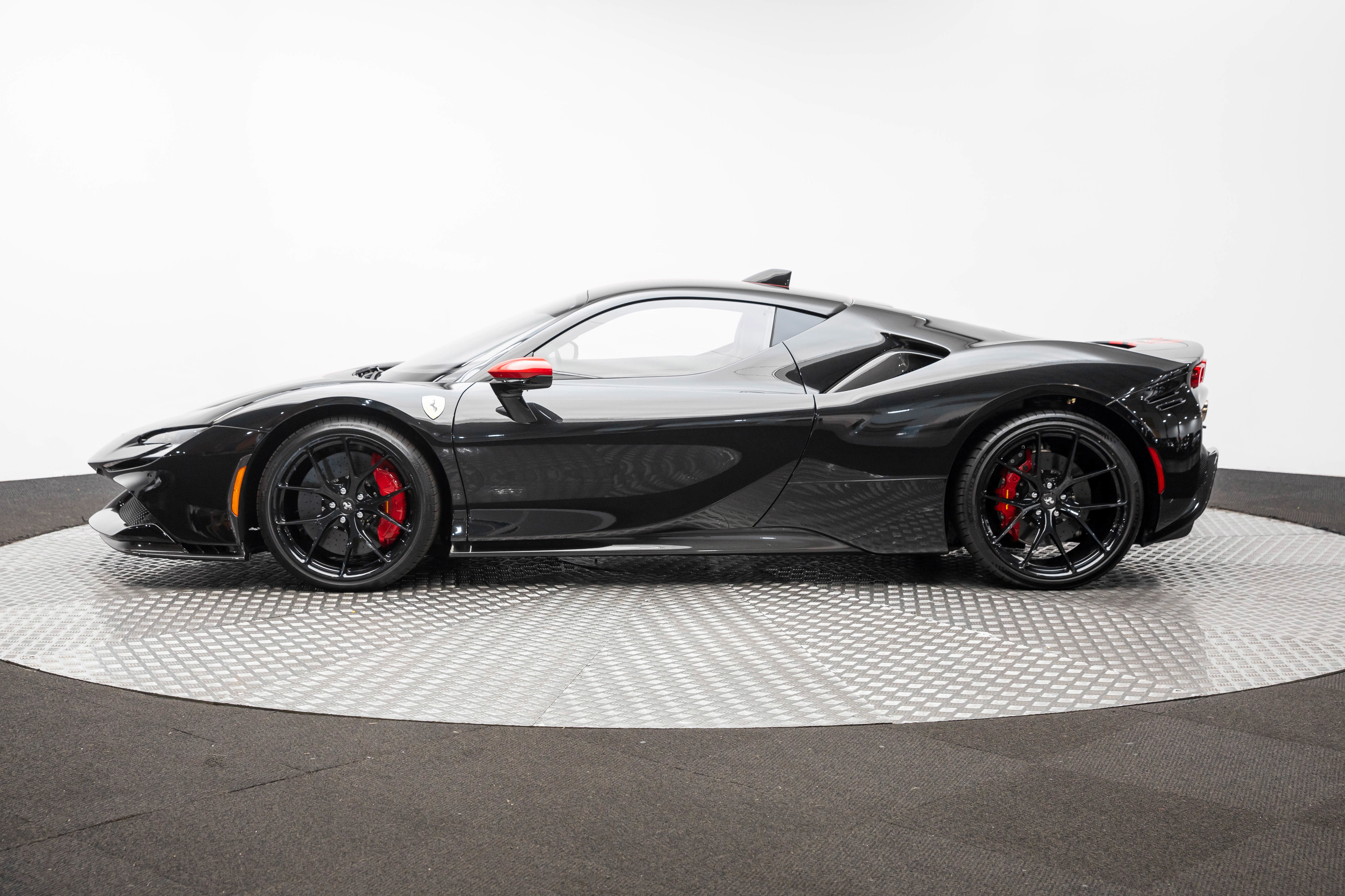 Used 2023 Ferrari SF90 Stradale image 2