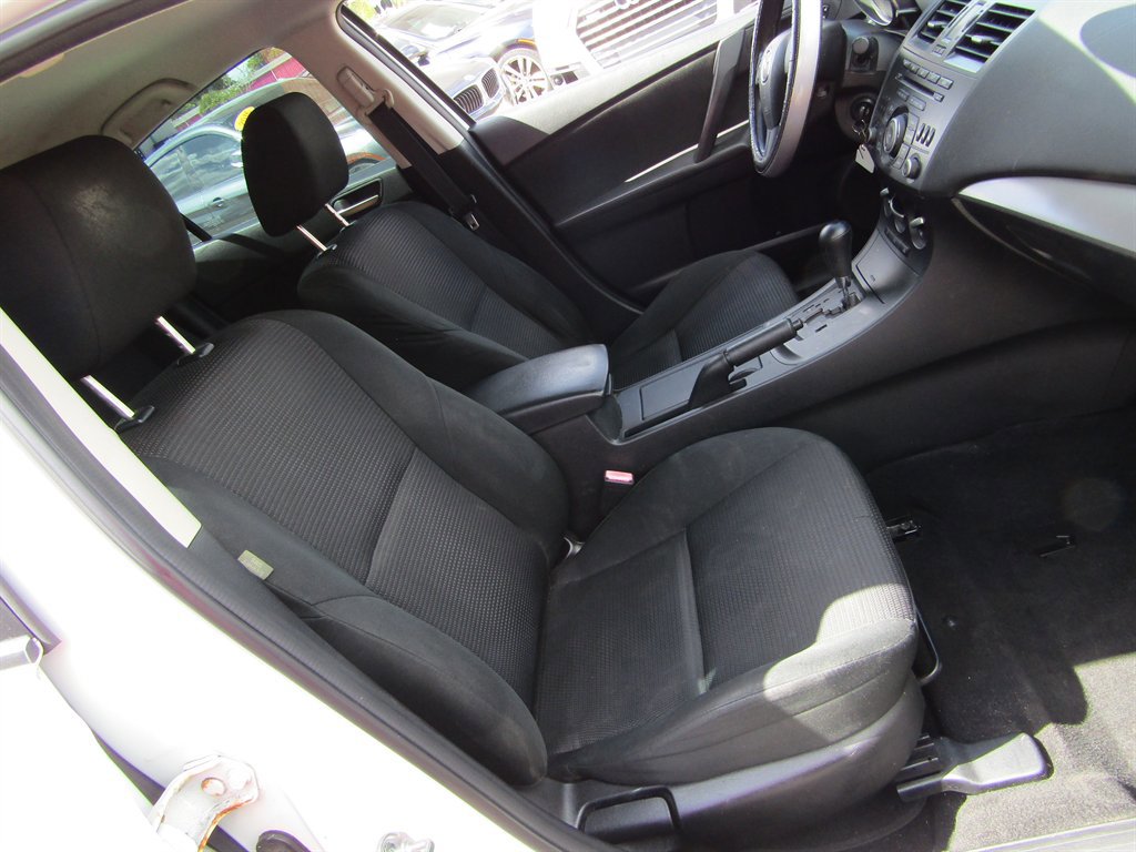 Used 2013 MAZDA MAZDA3 i SV w/ Convenience Pkg image 5