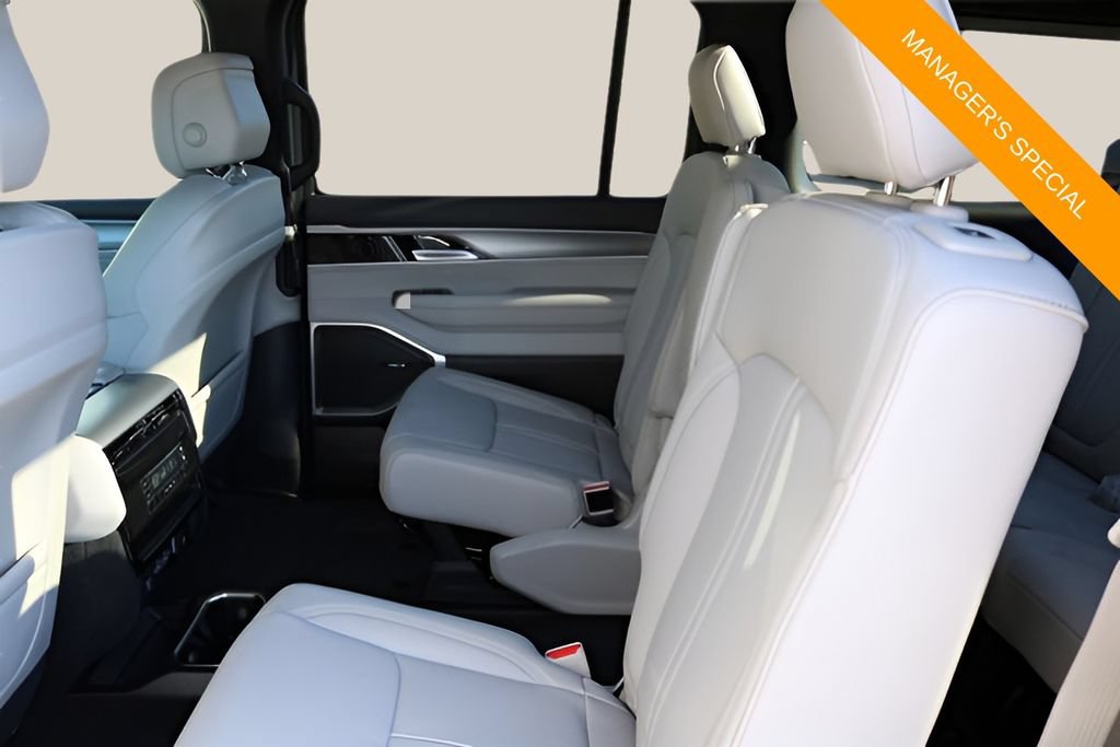 New 2026 Jeep Grand Wagoneer 4WD w/ Premium Group I image 15