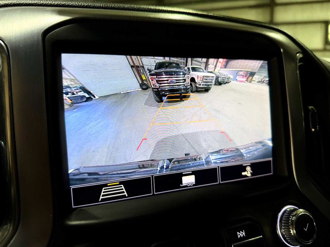 Used 2020 GMC Sierra 1500 SLT w/ SLT Premium Plus Package AWD/4WD image 32
