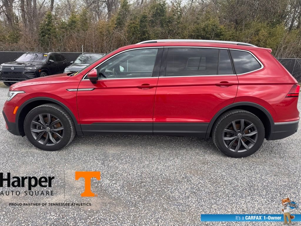 Used 2023 Volkswagen Tiguan SE image 2