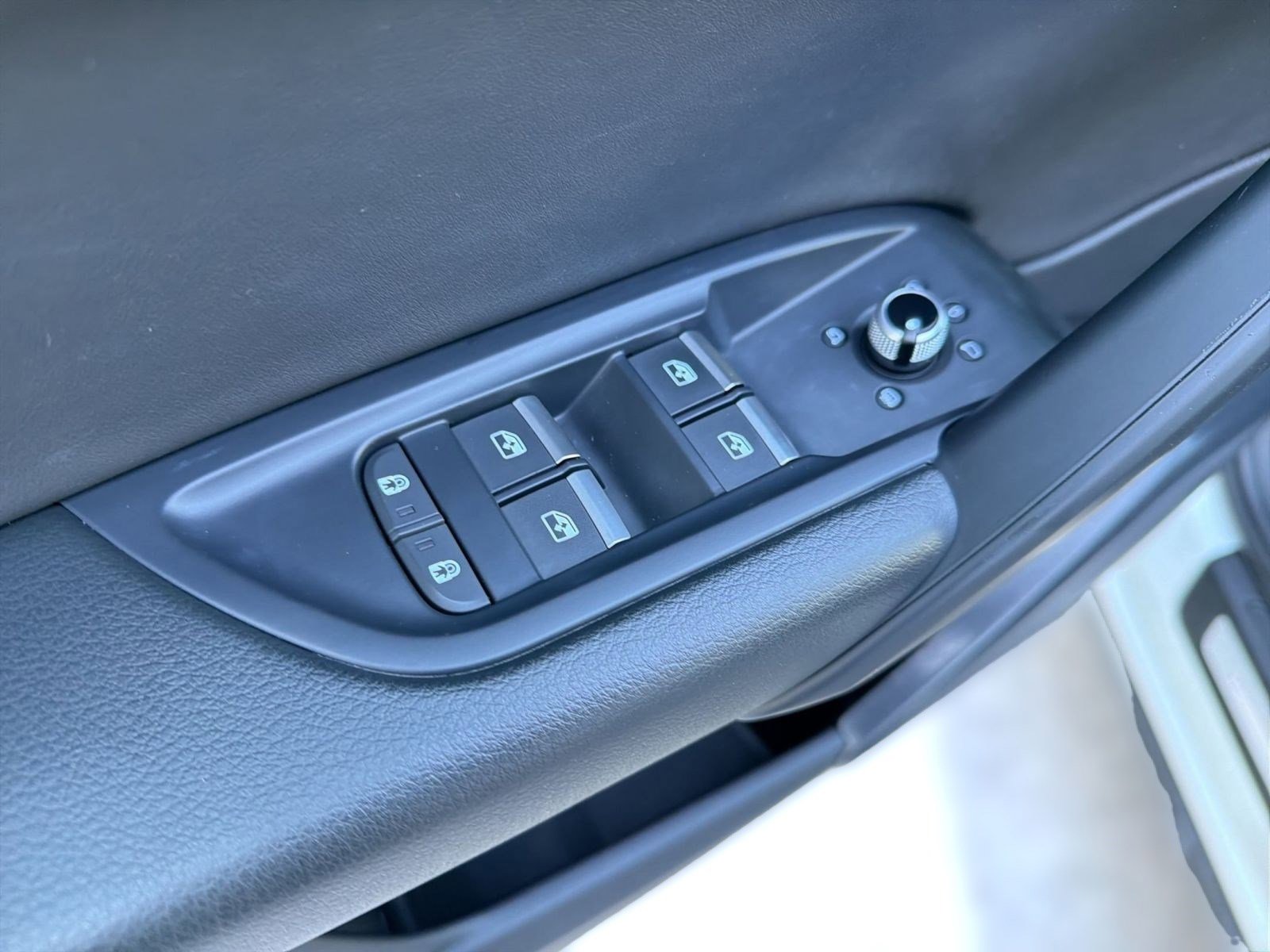 Used 2023 Audi Q5 2.0T Premium w/ Convenience Package image 20