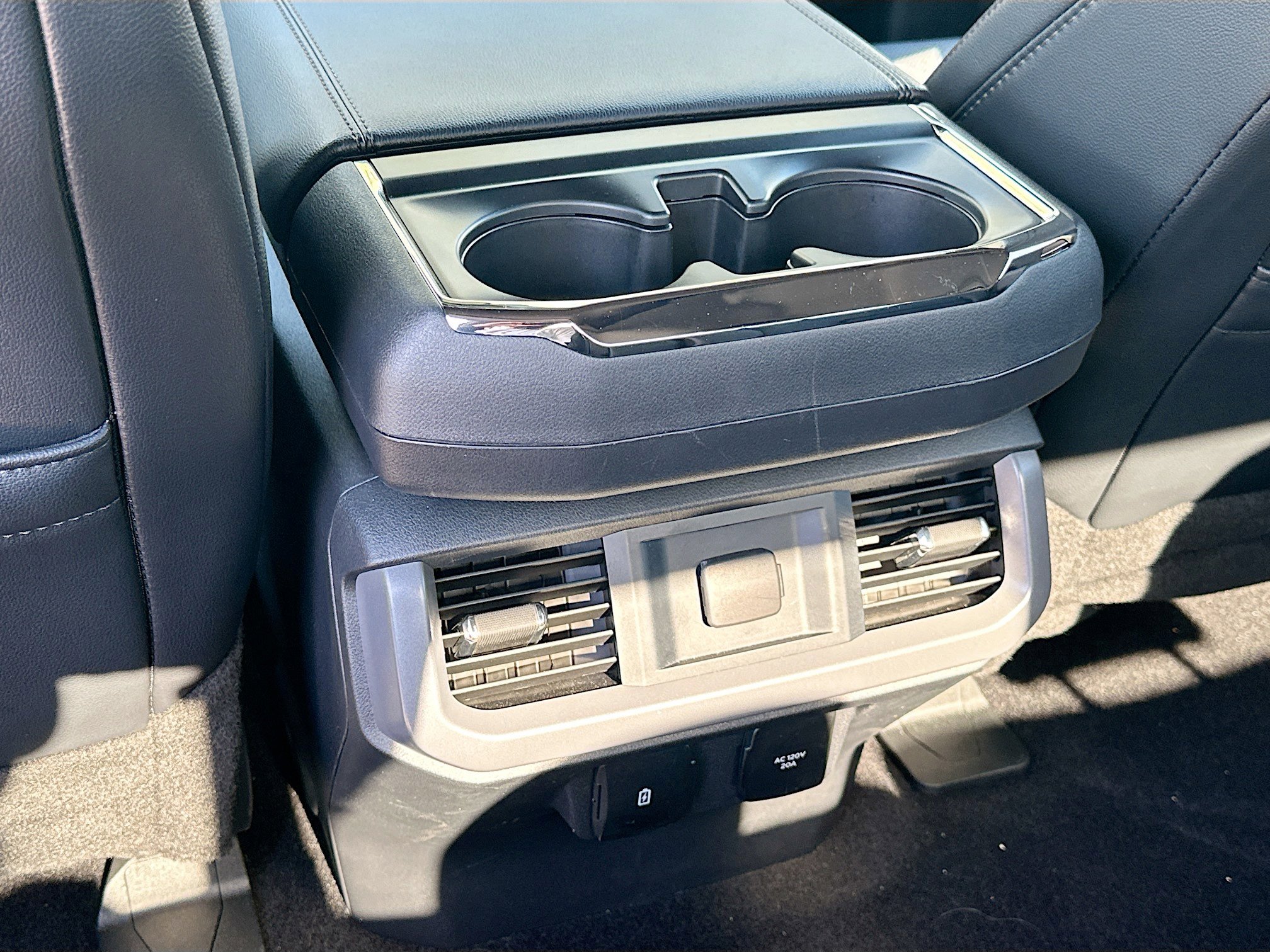 Used 2024 Ford F150 Lariat w/ FX4 Off-Road Package image 25