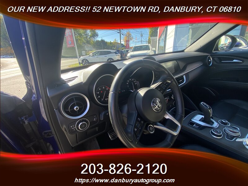 Used 2023 Alfa Romeo Stelvio Ti AWD/4WD image 9