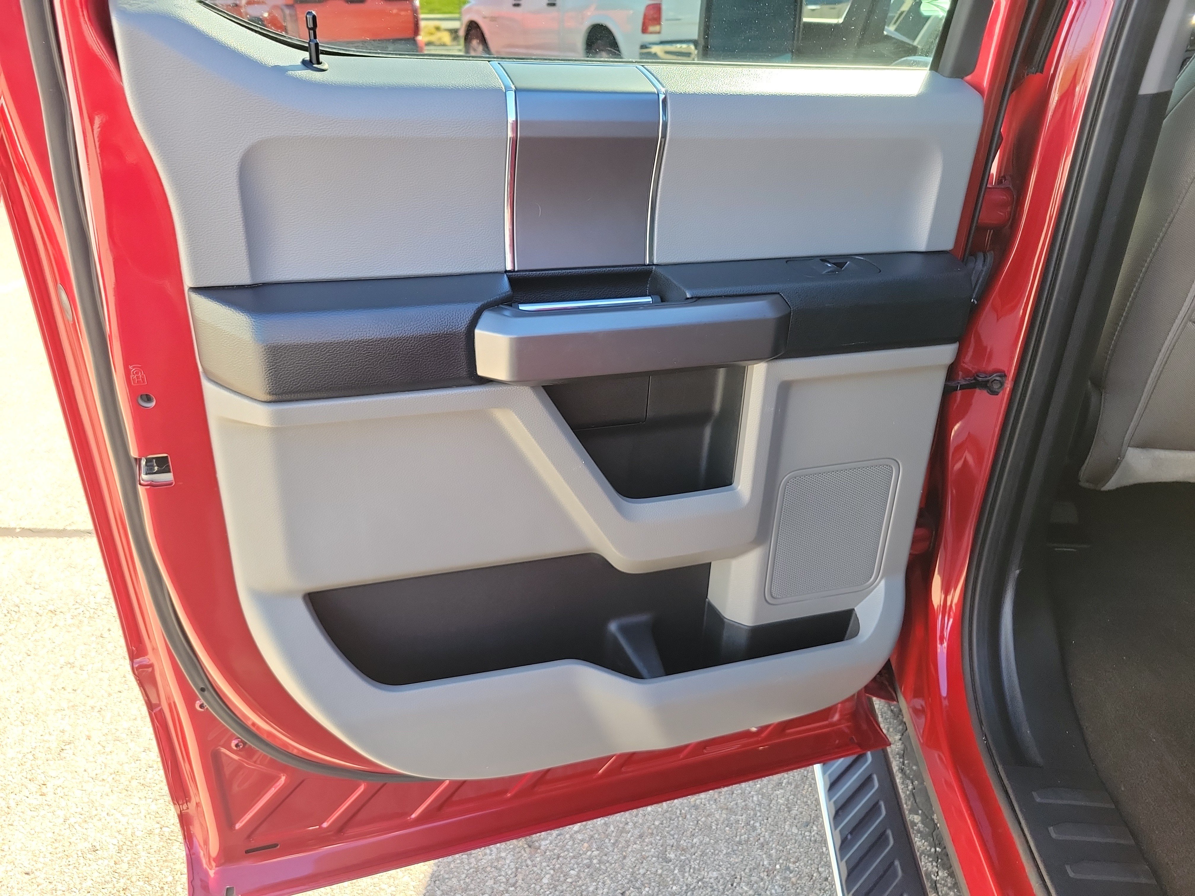 Used 2020 Ford F150 XLT w/ Equipment Group 302A Luxury AWD/4WD image 13