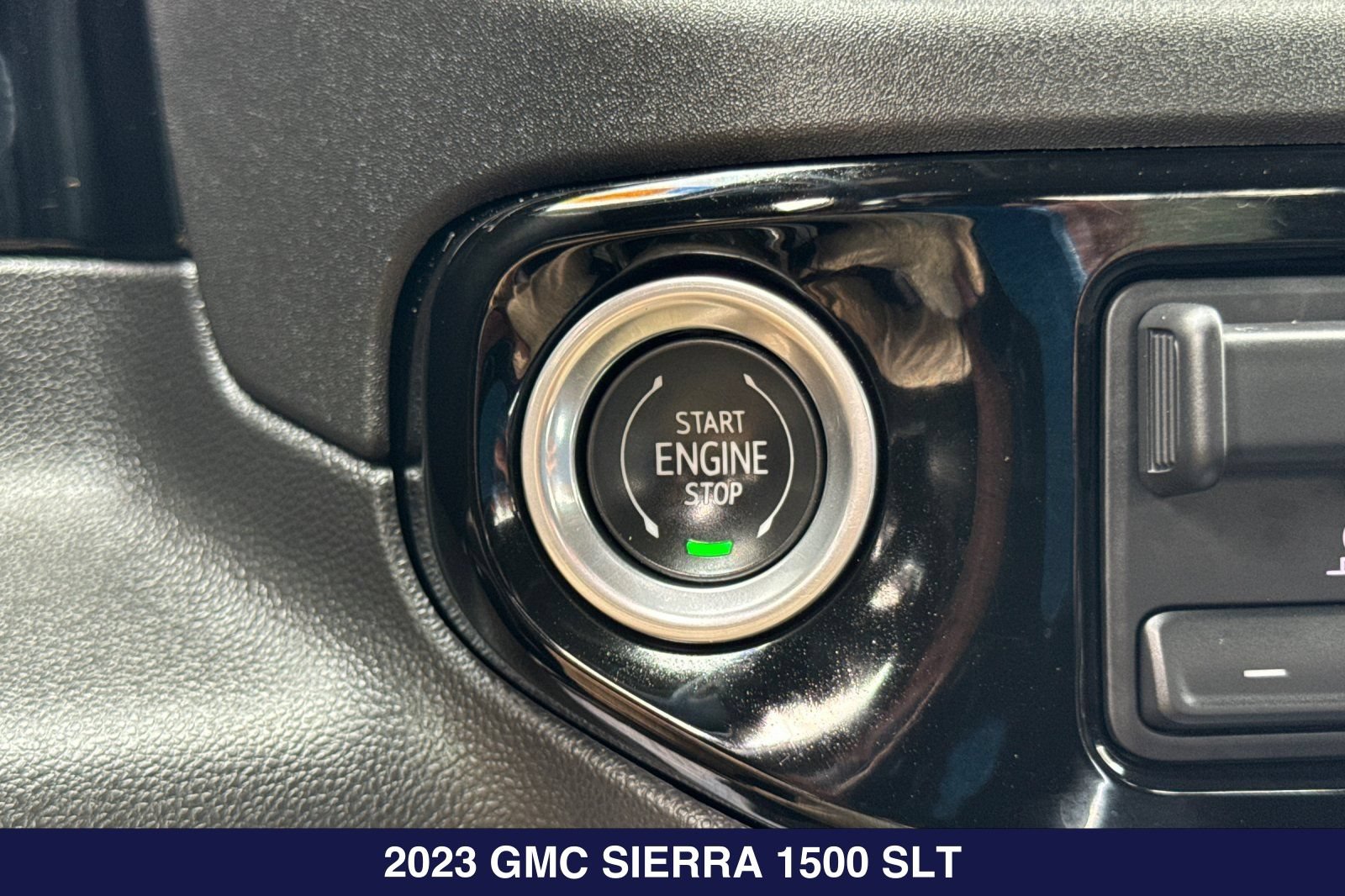 Used 2023 GMC Sierra 1500 SLT w/ SLT Premium Plus Package AWD/4WD image 23
