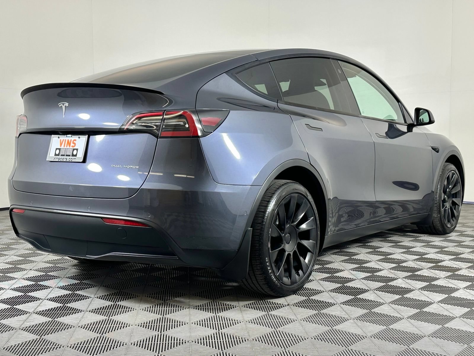 Used 2022 Tesla Model Y Long Range AWD/4WD image 4