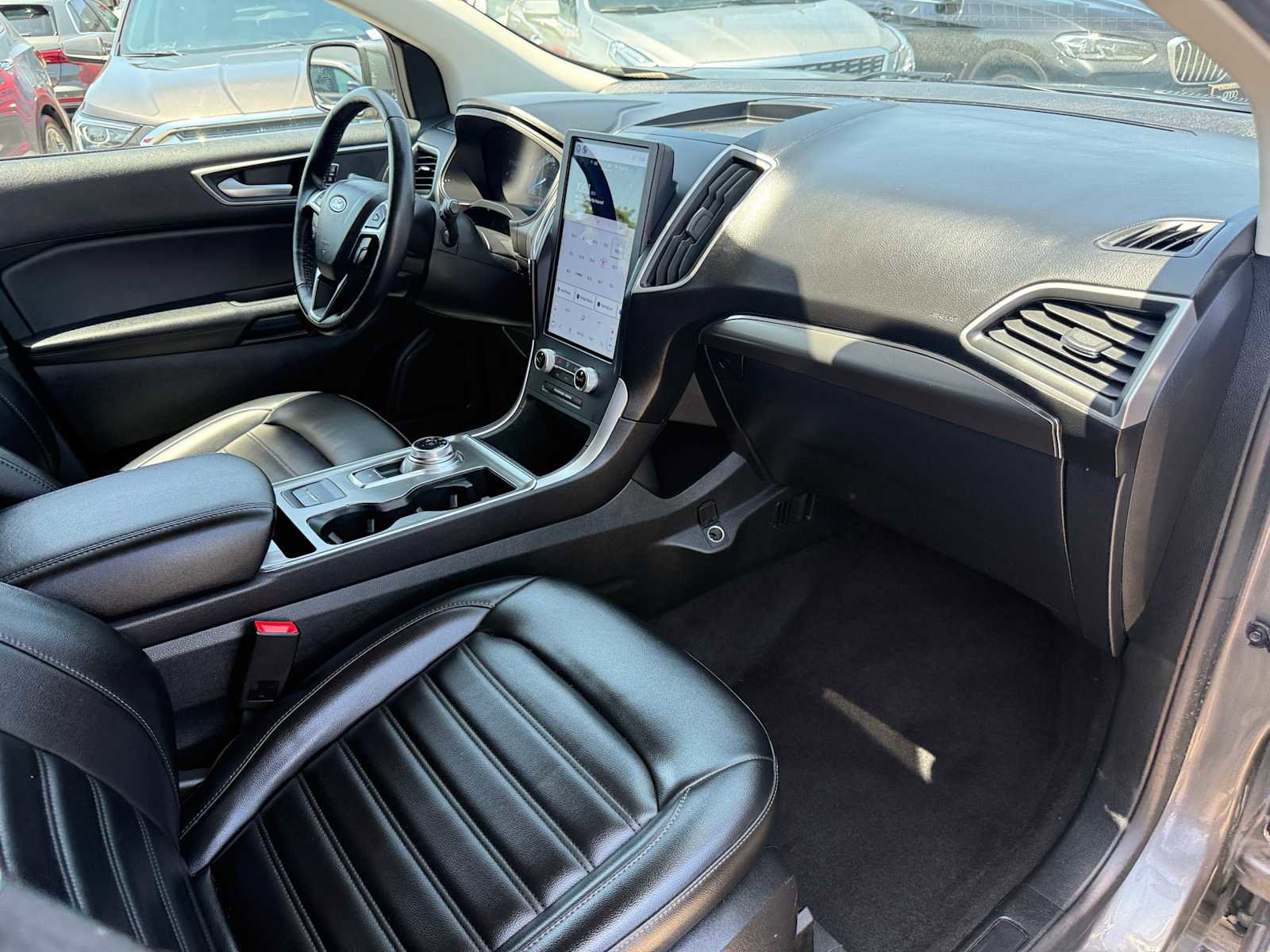 Used 2022 Ford Edge SEL image 11