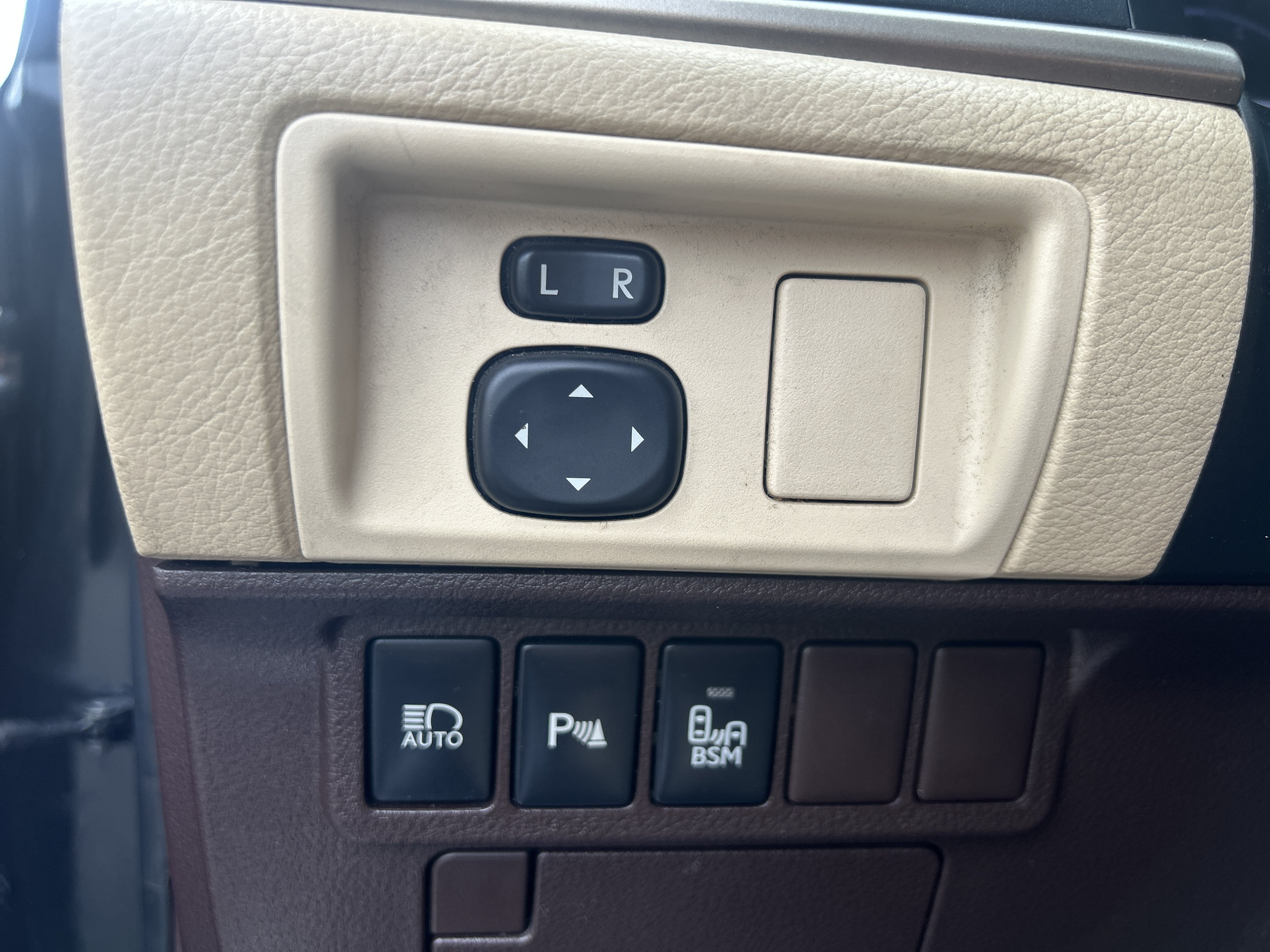 Used 2017 Lexus ES 300h w/ Navigation System Package FWD image 22