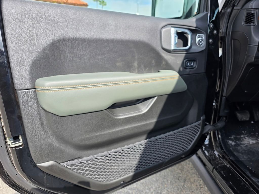 New 2026 Jeep Gladiator Mojave w/ Steel Bumper Group AWD/4WD image 8