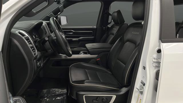 Used 2023 RAM 1500 Laramie AWD/4WD image 9