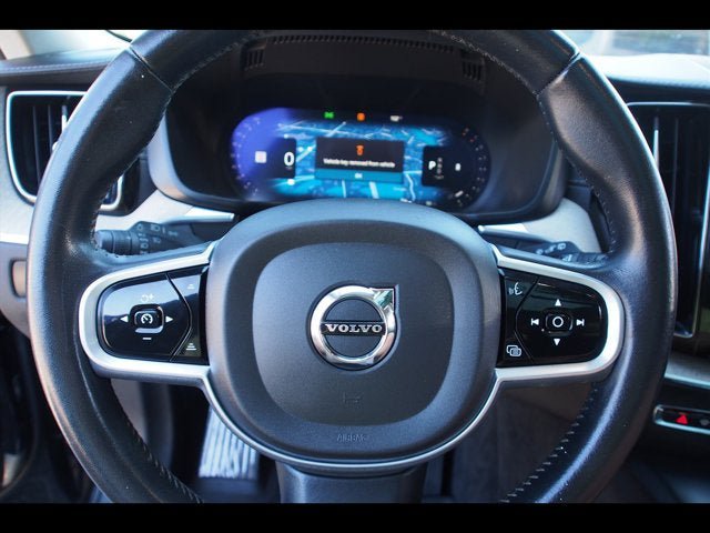 Used 2022 Volvo XC60 B5 Inscription w/ Protection Package Premier FWD image 25