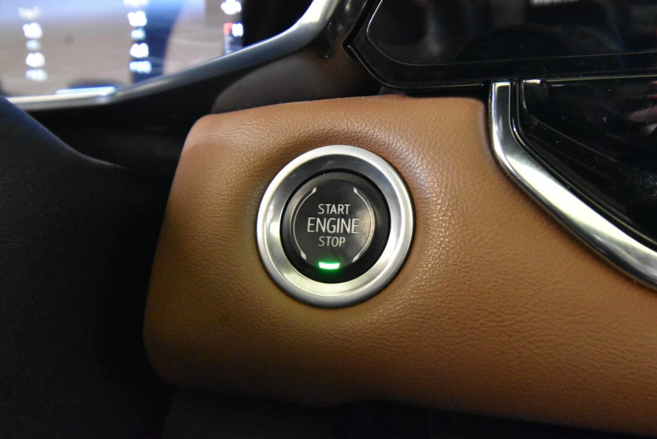 Used 2023 GMC Canyon AT4 w/ AT4 Premium Package AWD/4WD image 25