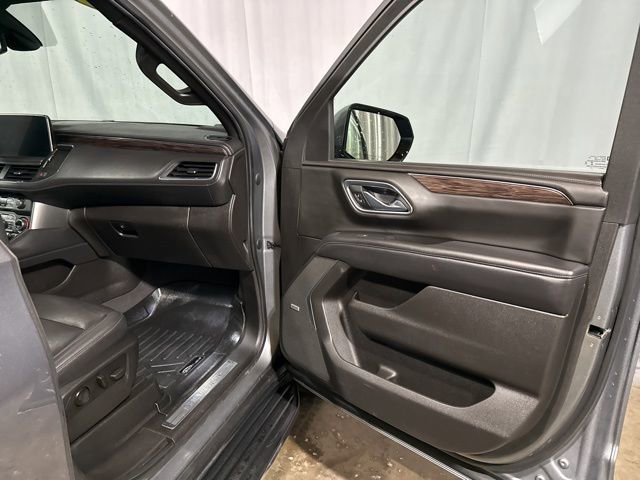 Used 2021 Chevrolet Suburban LT image 32