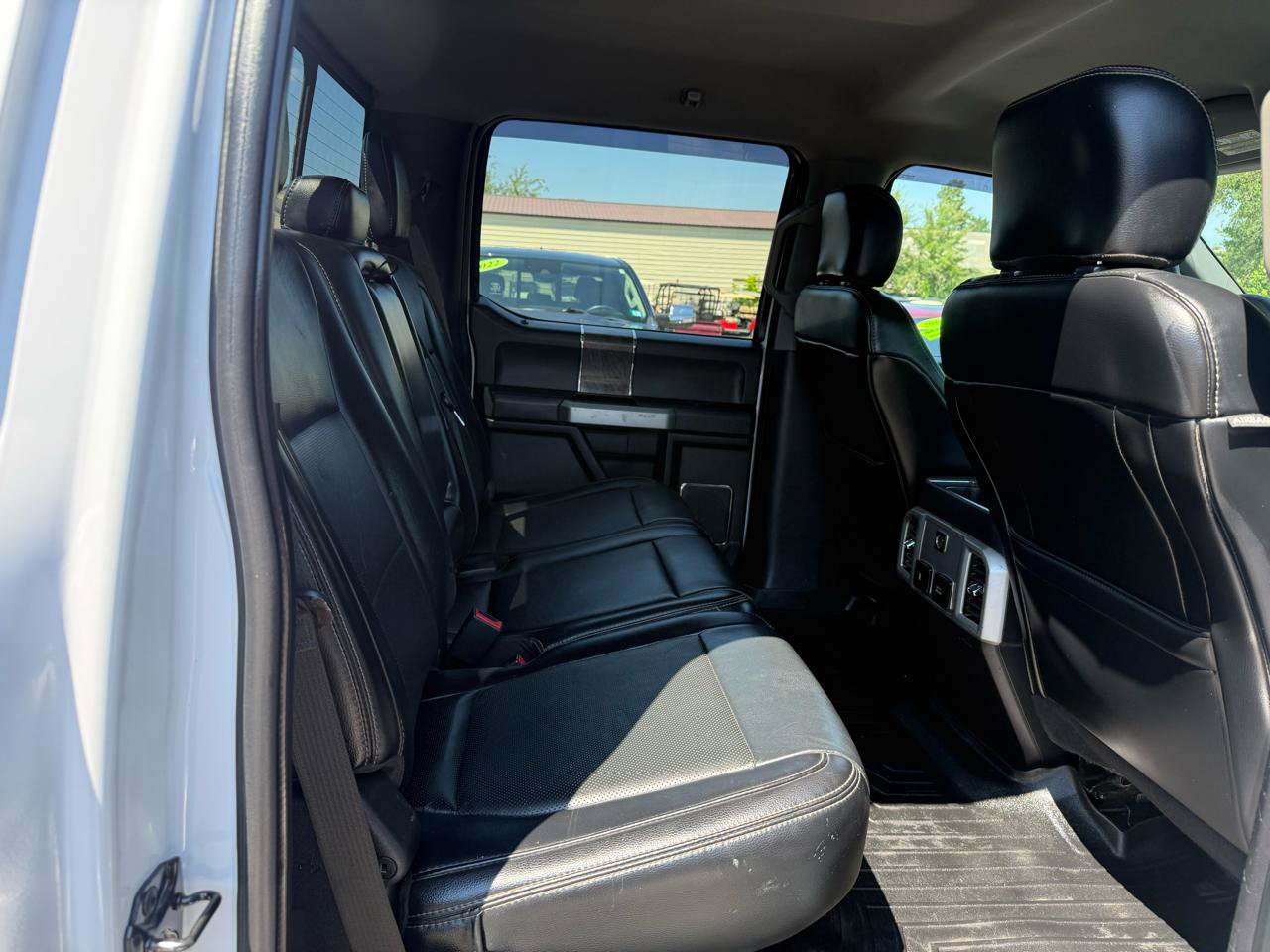 Used 2019 Ford F250 Lariat w/ Chrome Package AWD/4WD image 24