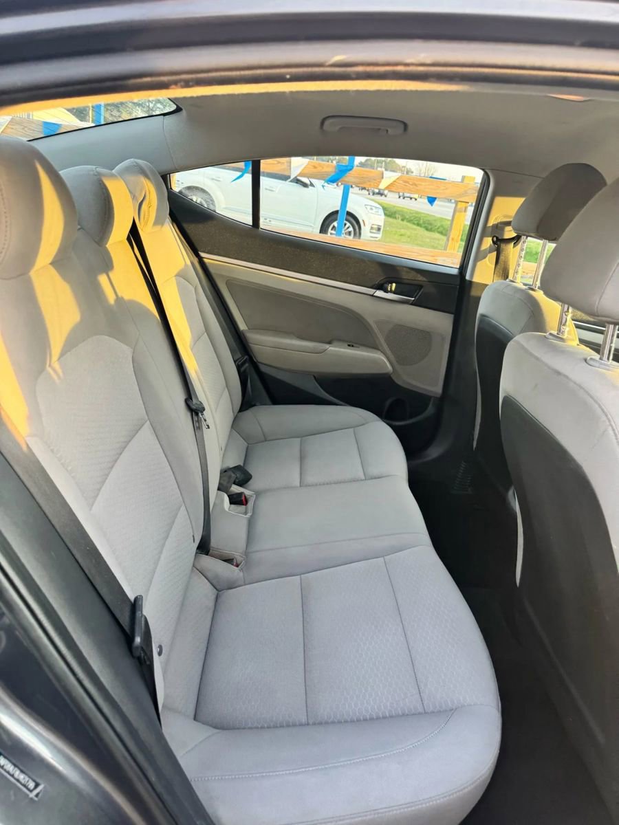 Used 2020 Hyundai Elantra SEL image 16