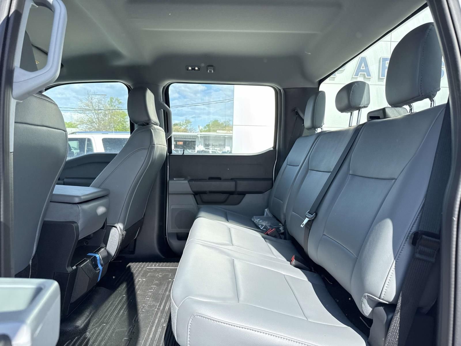 New 2025 Ford F550 4x4 Crew Cab image 10