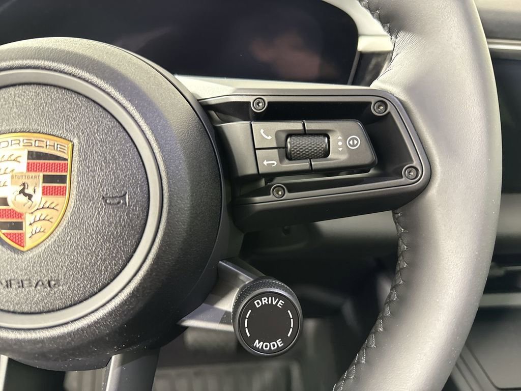 New 2025 Porsche Macan 4 Electric AWD/4WD image 40