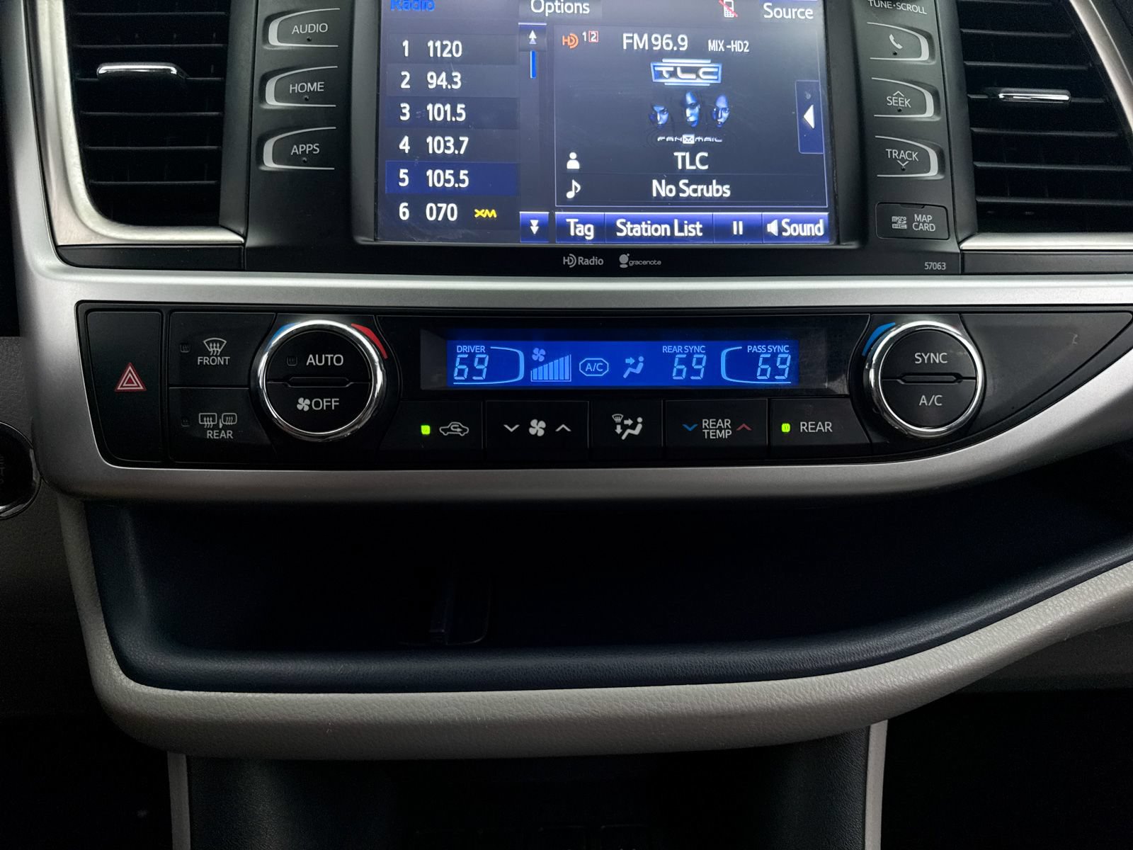 Used 2015 Toyota Highlander XLE AWD/4WD image 20