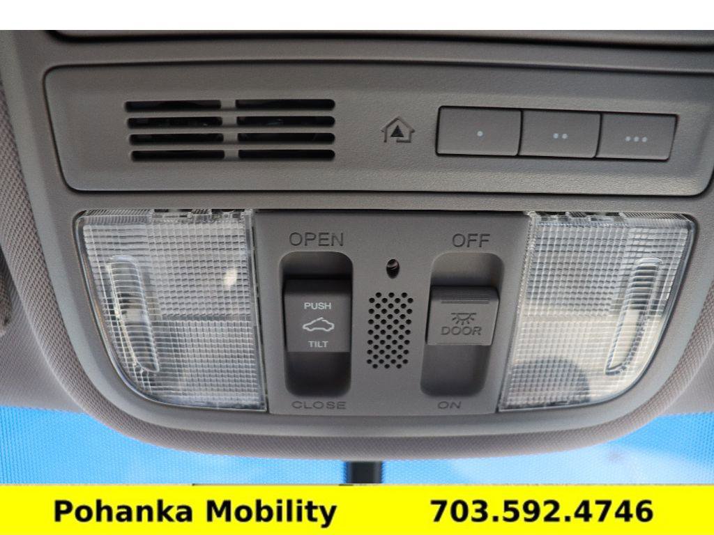 Used 2012 Honda Odyssey Touring image 21