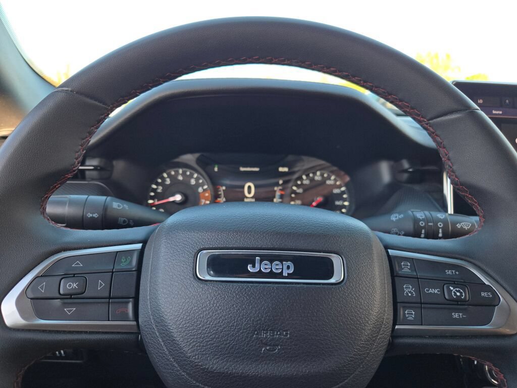 Used 2024 Jeep Compass Trailhawk AWD/4WD image 28