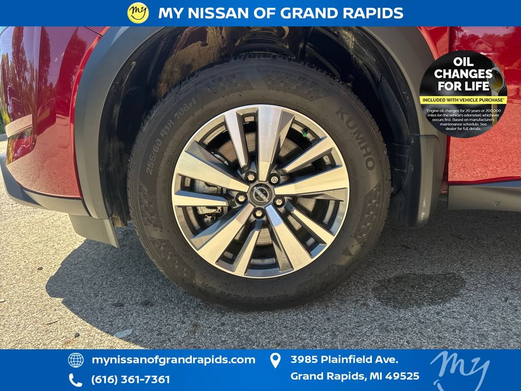 Used 2025 Nissan Pathfinder SL AWD/4WD image 32