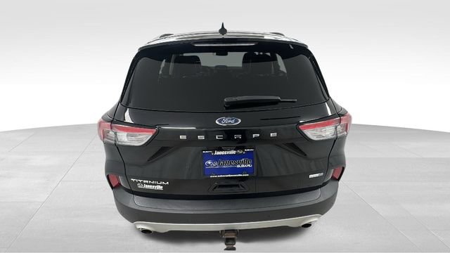 Used 2020 Ford Escape Titanium image 4
