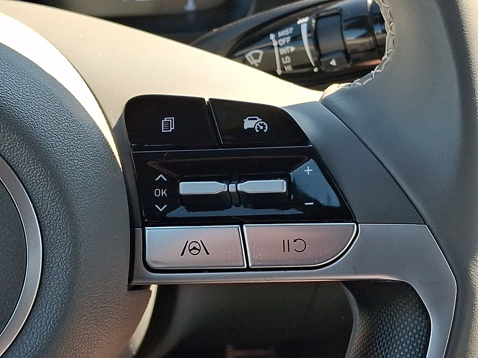 Certified 2025 Hyundai Elantra Sport FWD image 21