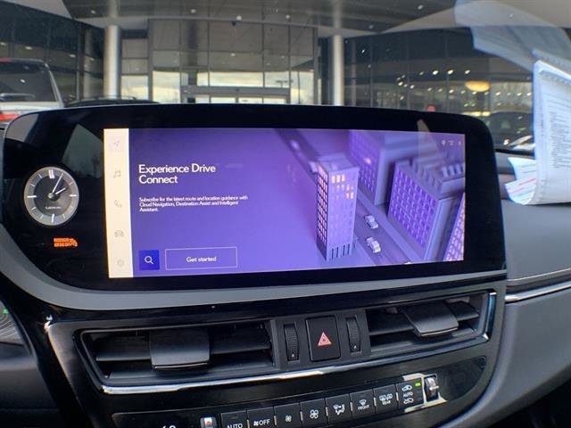 Certified 2025 Lexus ES 300h w/ Premium Package image 18