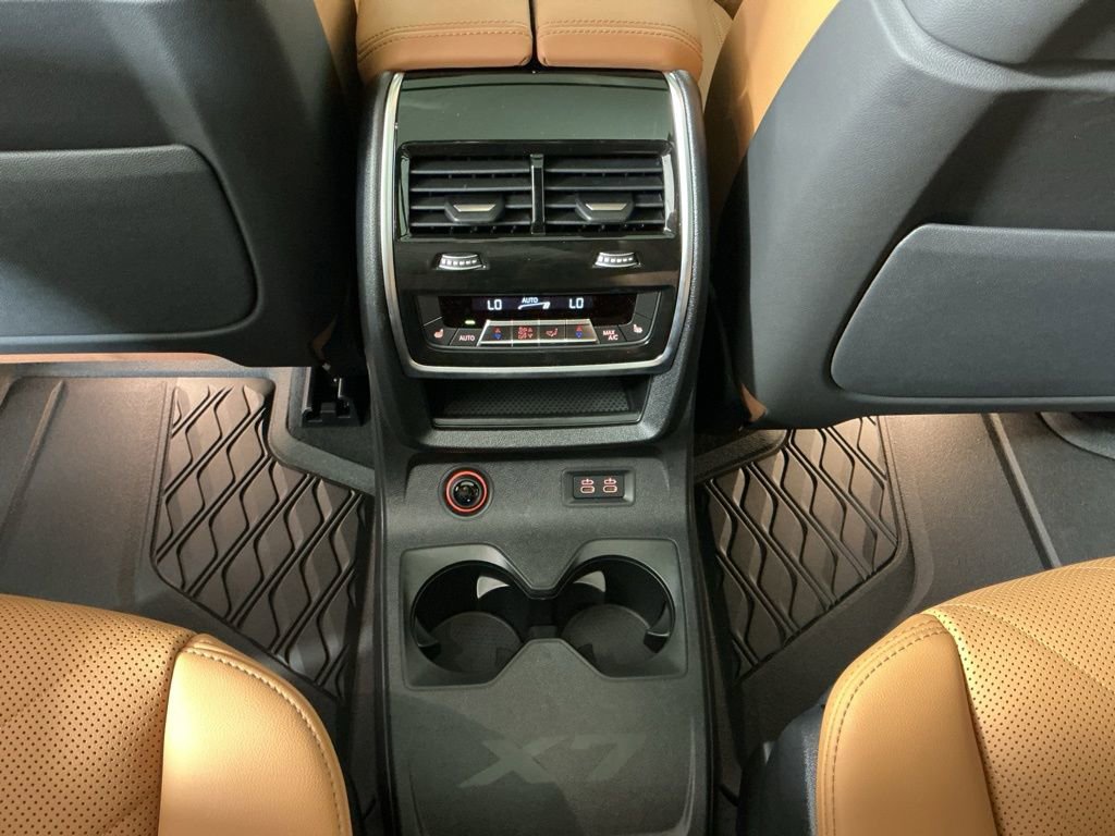Used 2026 BMW X7 xDrive40i w/ M Sport Package AWD/4WD image 26