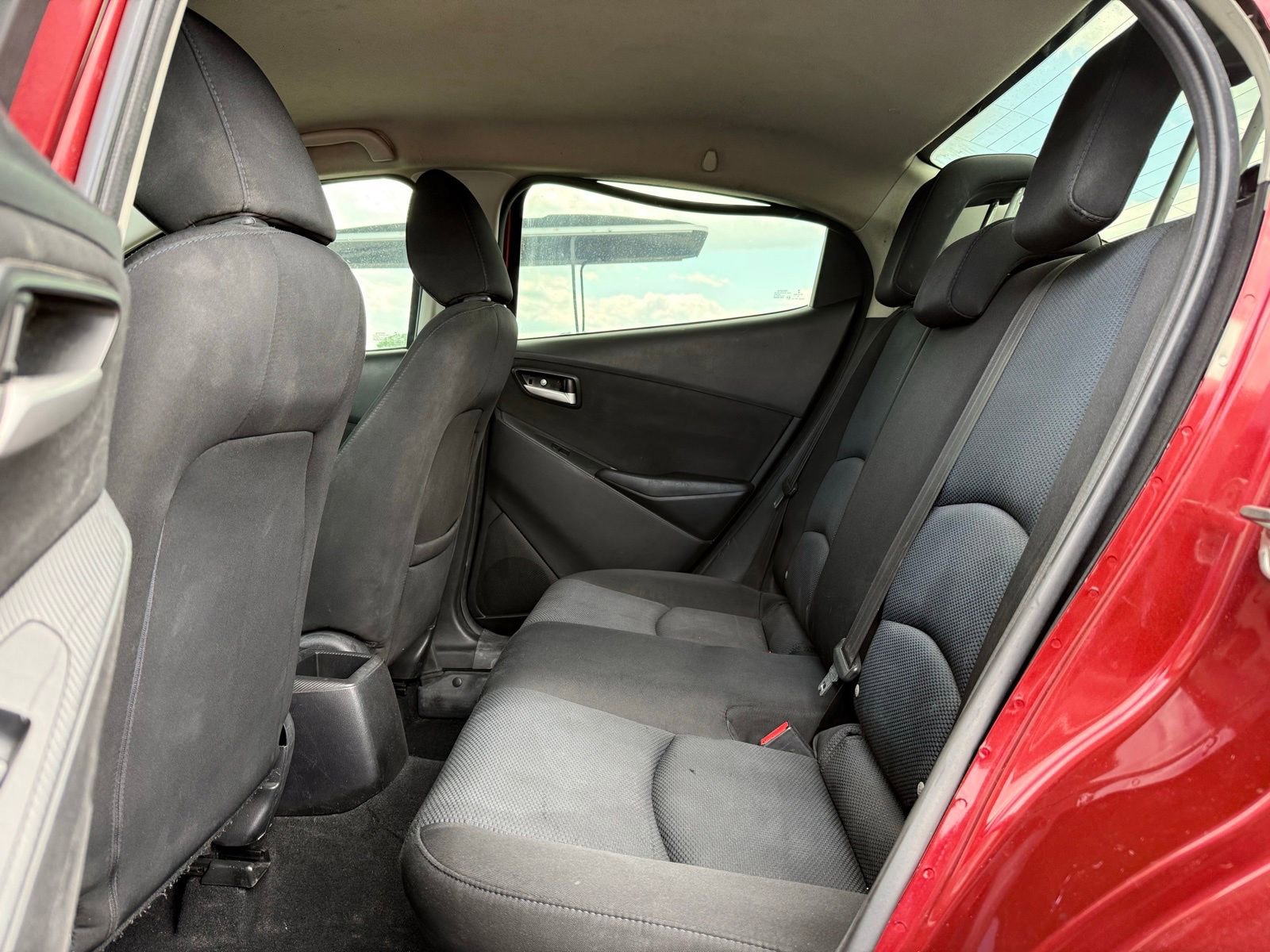 Used 2019 Toyota Yaris LE FWD image 15