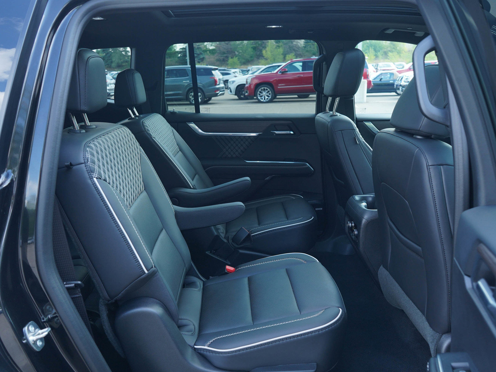 Used 2026 GMC Acadia Denali w/ Super Cruise Package AWD/4WD image 12
