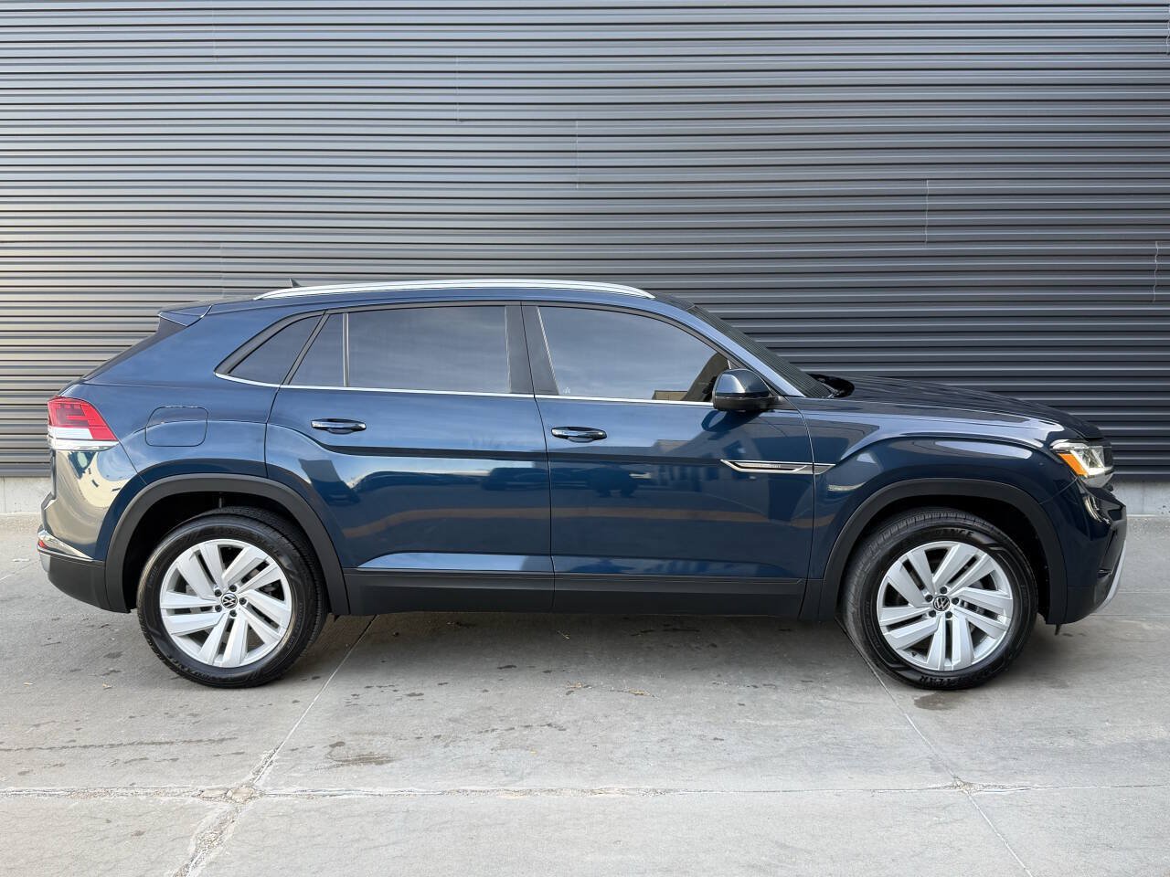 Used 2022 Volkswagen Atlas Cross Sport SE AWD/4WD image 10