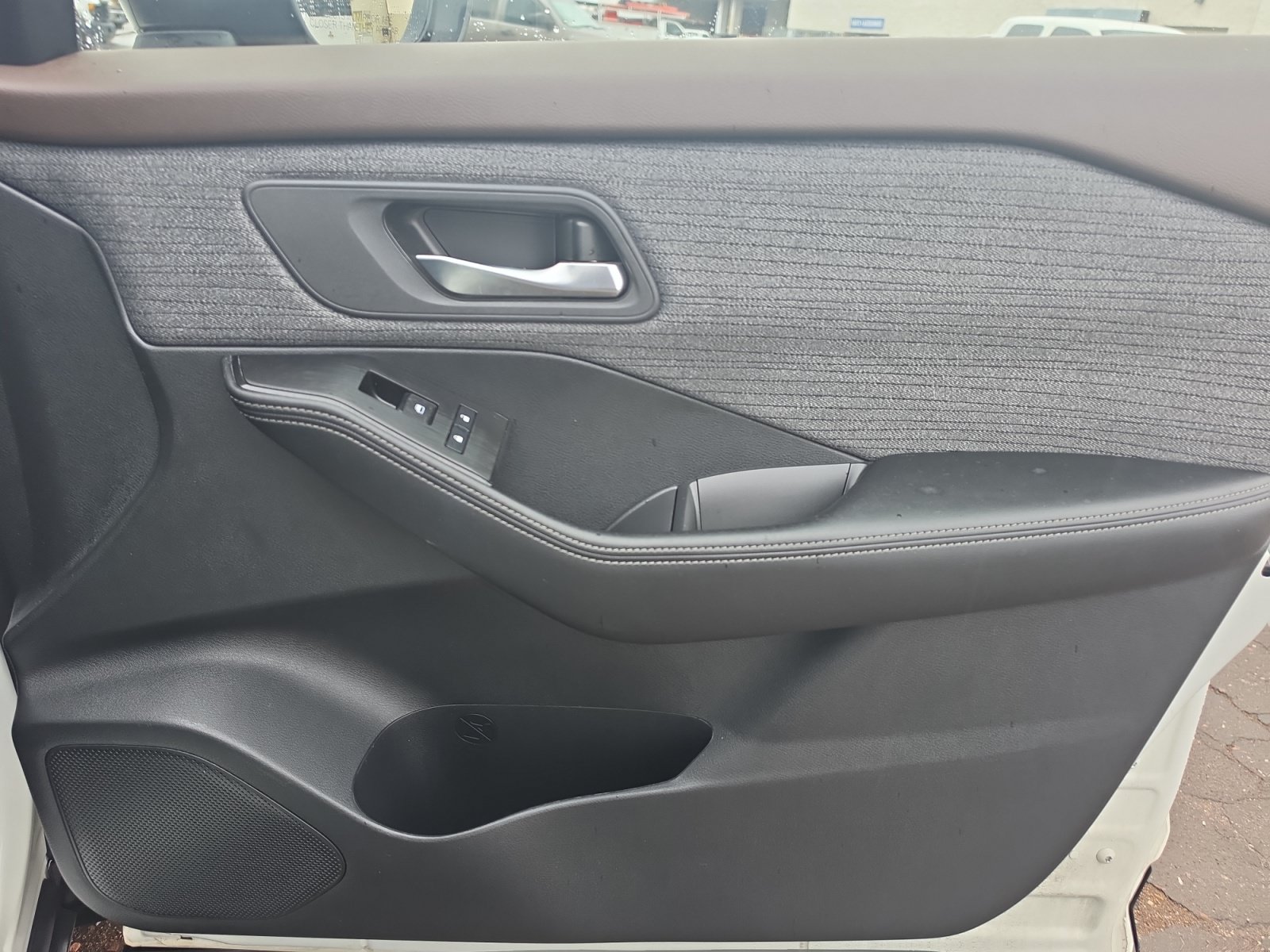 Used 2023 Nissan Rogue SV FWD image 28