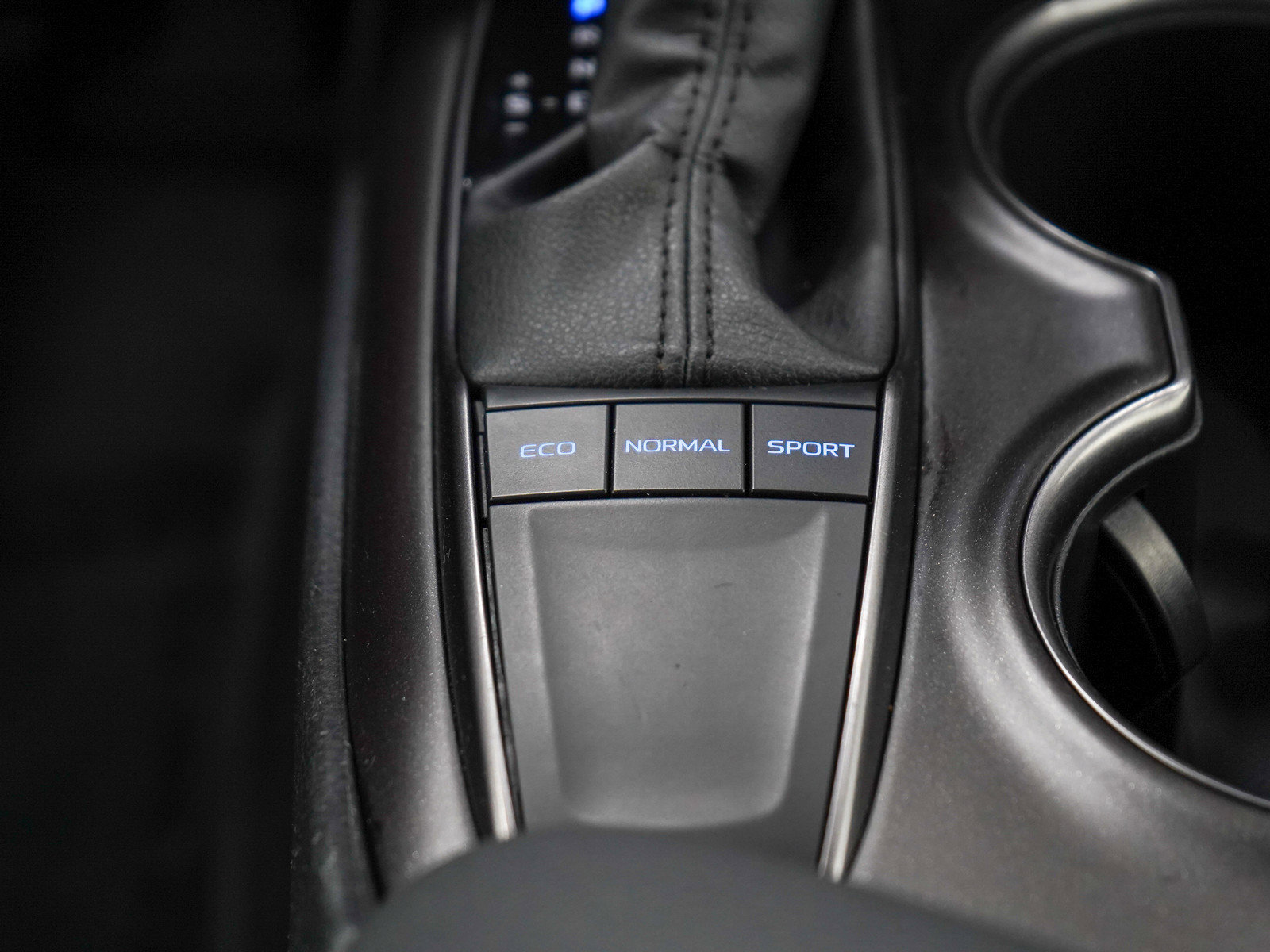Used 2024 Toyota Camry SE FWD image 18