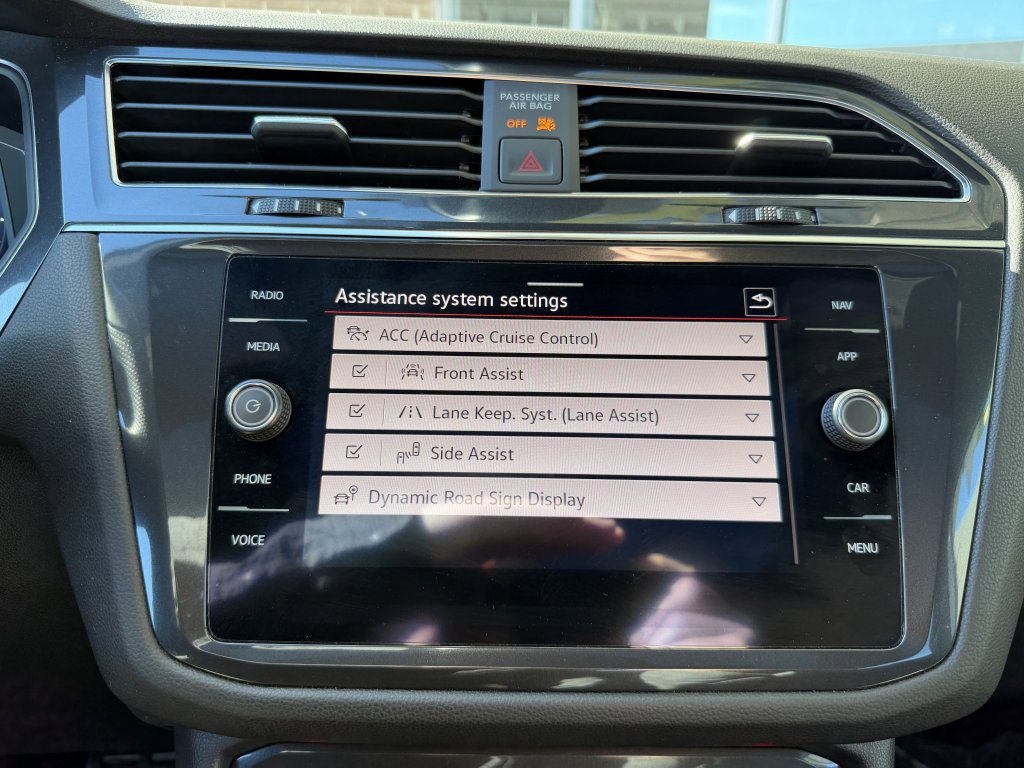 Used 2022 Volkswagen Tiguan SEL R-Line image 22