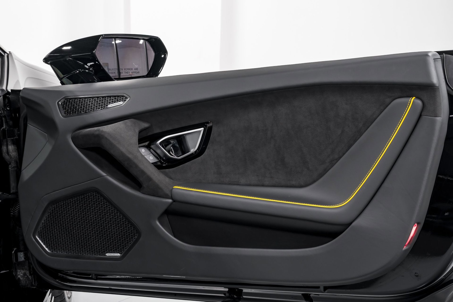 Used 2023 Lamborghini Huracan Tecnica image 39