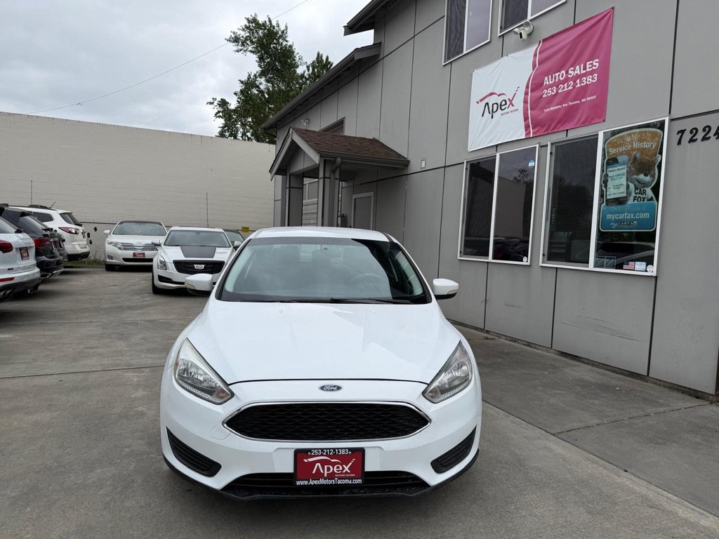 Used 2016 Ford Focus SE FWD image 2