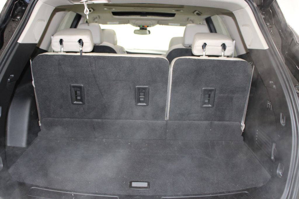 Used 2020 Buick Enclave Premium w/ Sun and Sites Package image 13