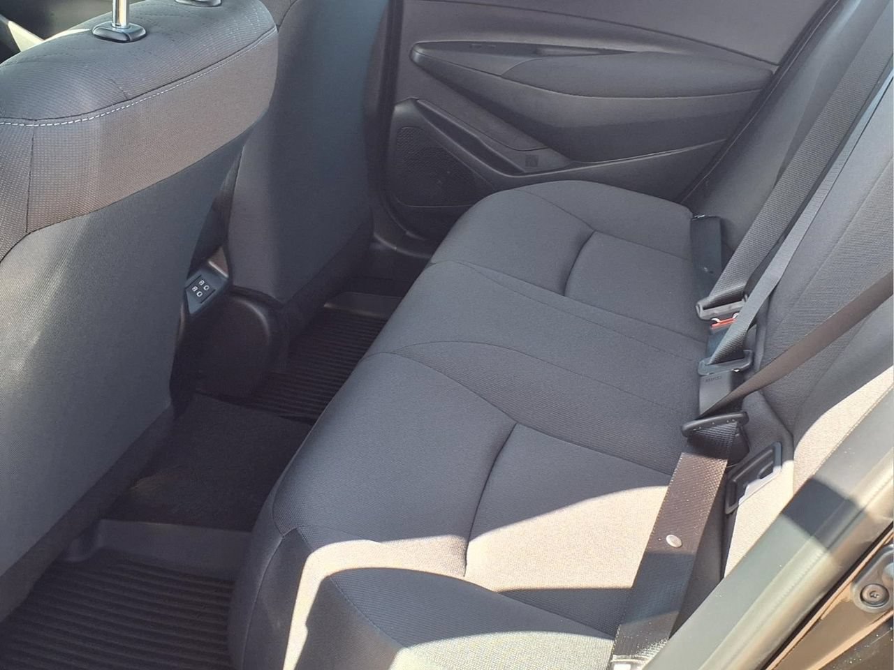 Used 2026 Toyota Corolla LE FWD image 10