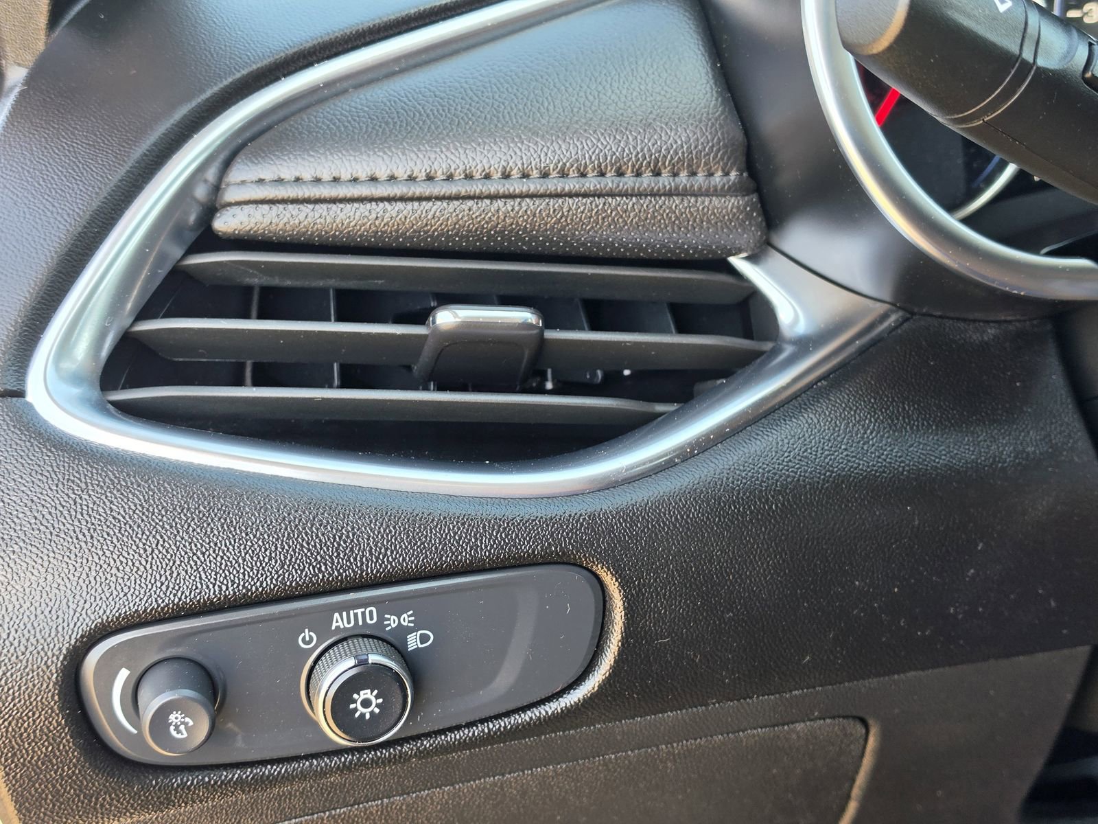 Used 2024 Chevrolet Malibu LT image 20