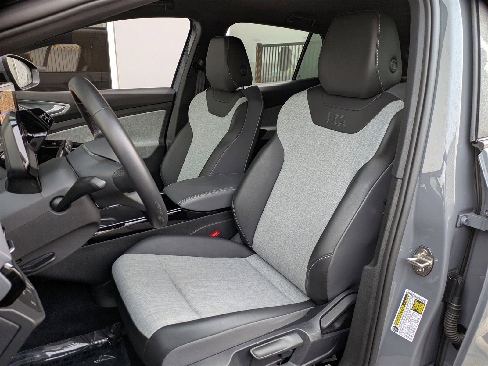 Used 2023 Volkswagen ID.4 Pro image 29